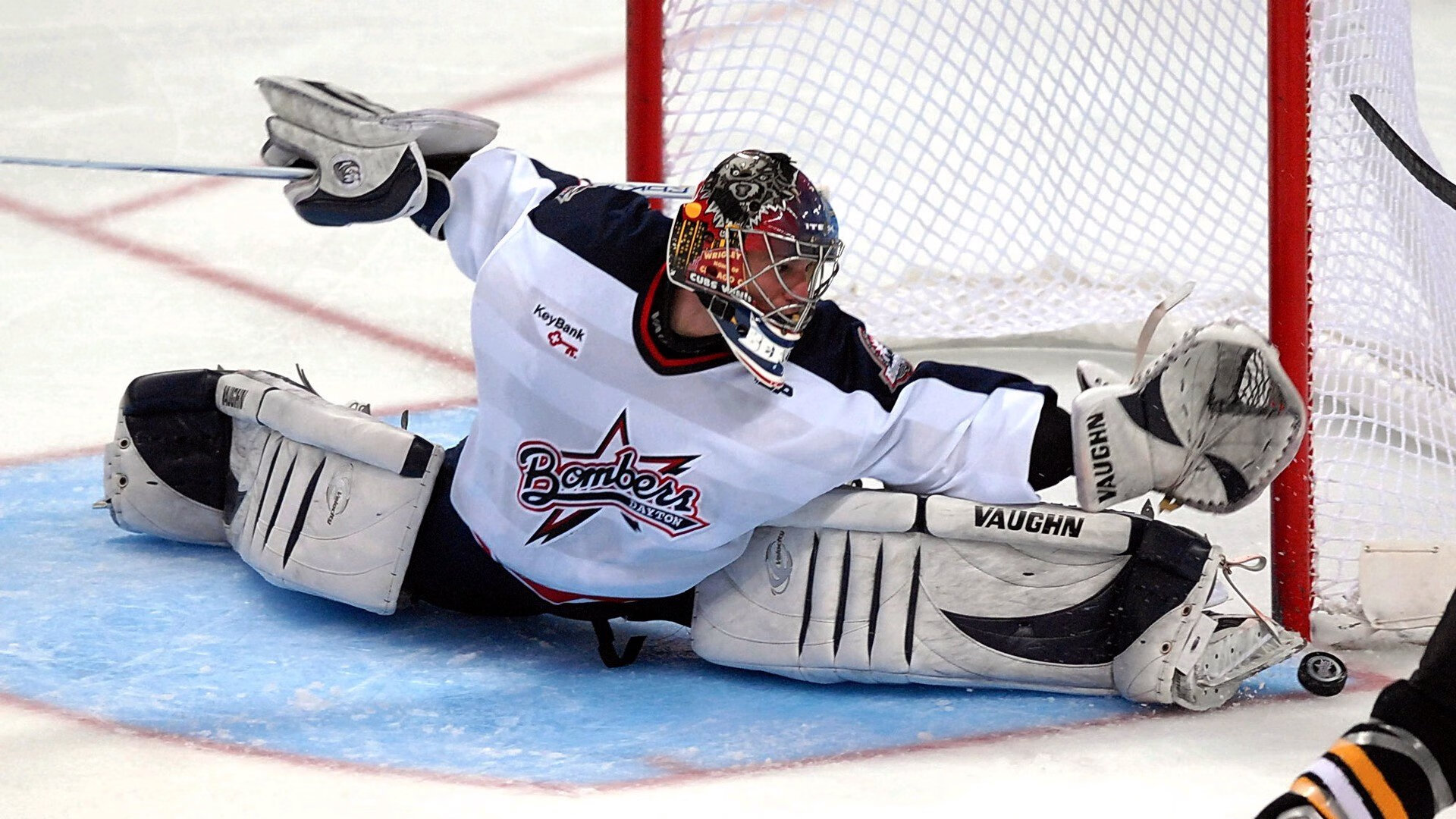 开云体育直播-赛道与球场，利拉德的双重主宰